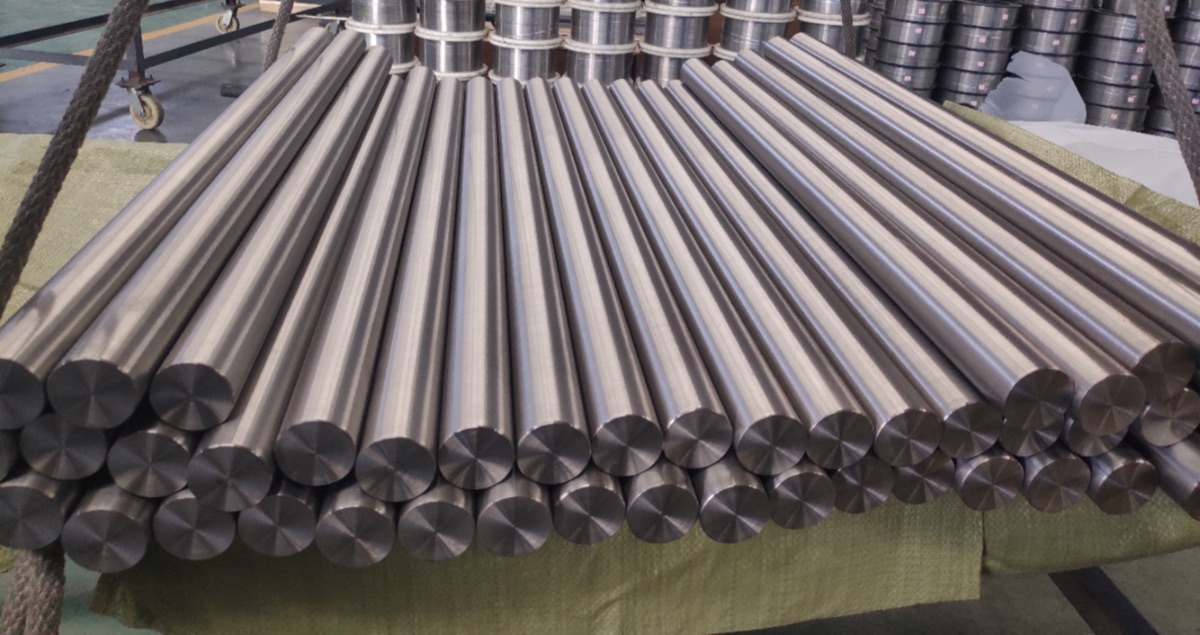 Ti-6Al-4V ELI Grade 23 titanium round bars in factory
