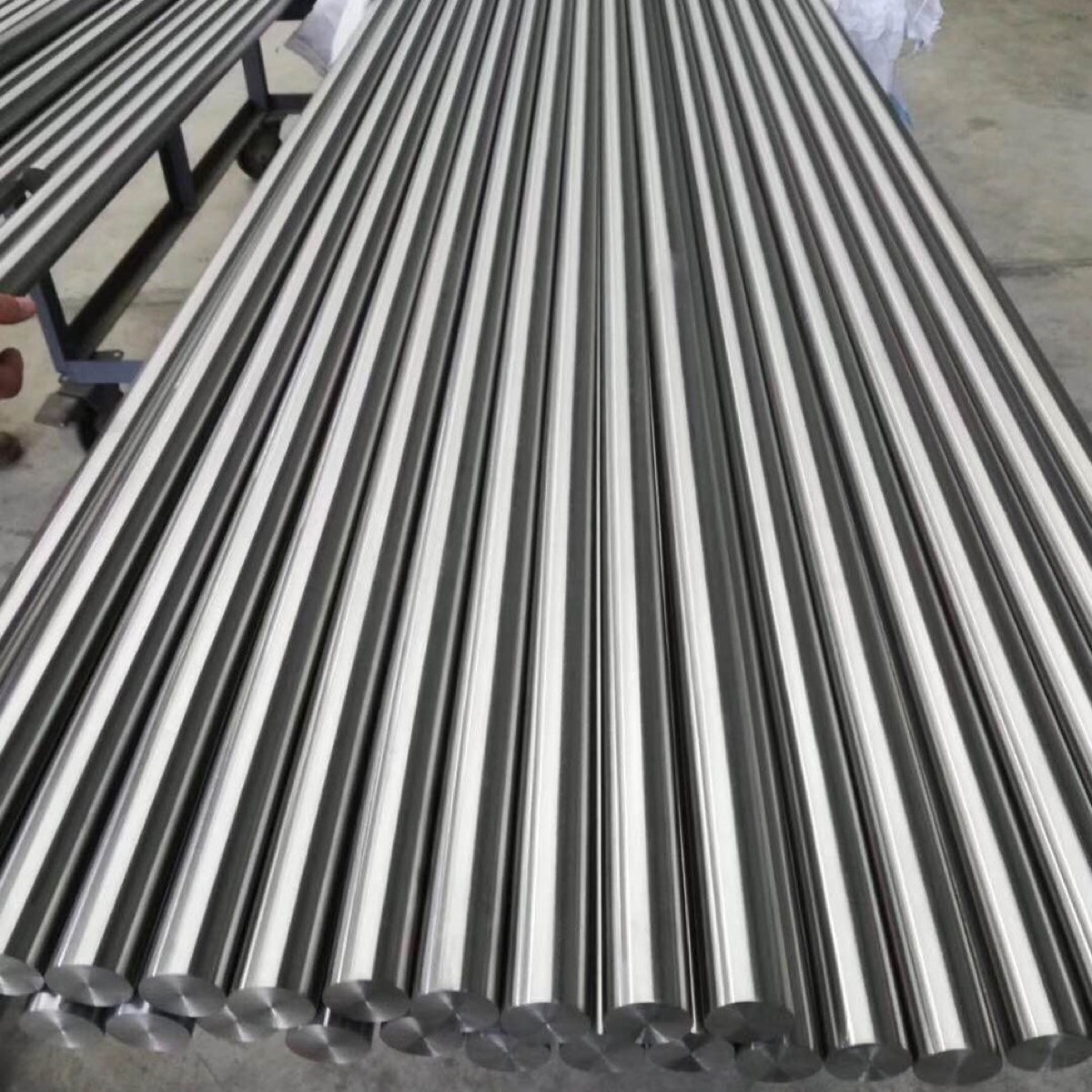 Grade 7 Ti-0.15Pd titanium round bars, ASTM B348 / B381