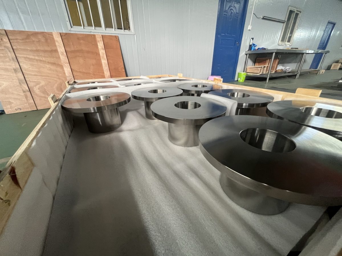 Machined titanium forged flange discs