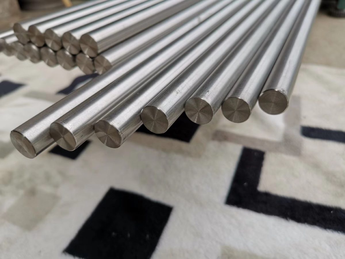 Grade 23 Ti-6Al-4V ELI titanium round bar for fracture-critical and implant machining
