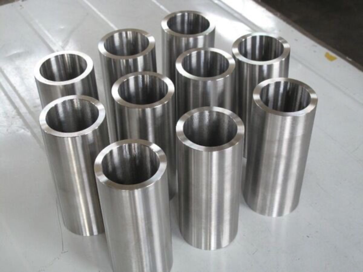 Heavy-wall titanium tube sections